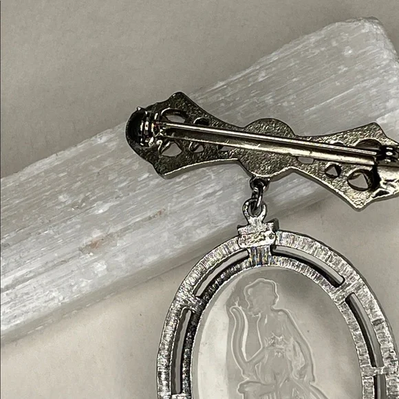 Vintage Avon "Diana The Huntress" Glass Intaglio Cameo Pendent Brooch - Picture 6 of 10